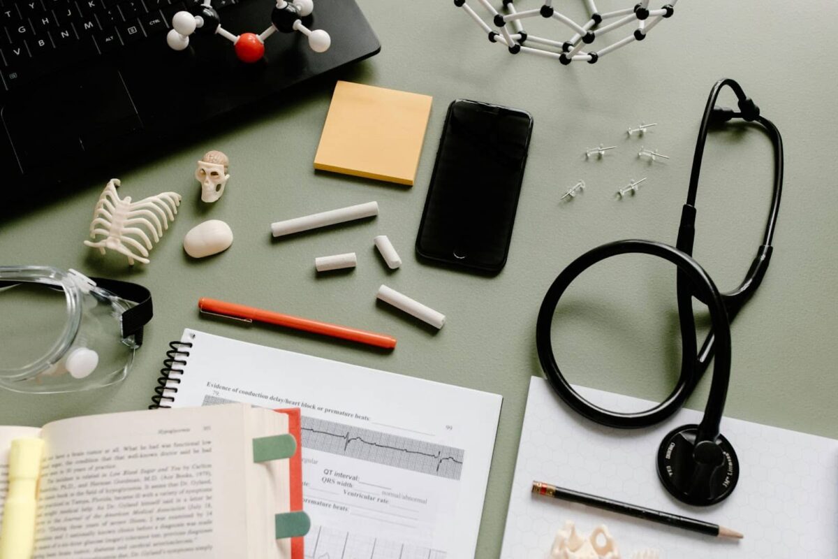 Medical Scholarships for Graduate Students in 2025🩺