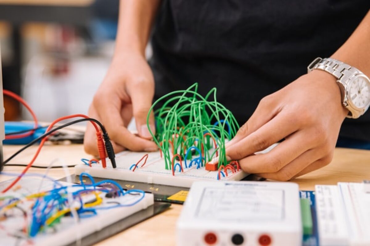 21 Spectacular STEM Scholarships for 2025